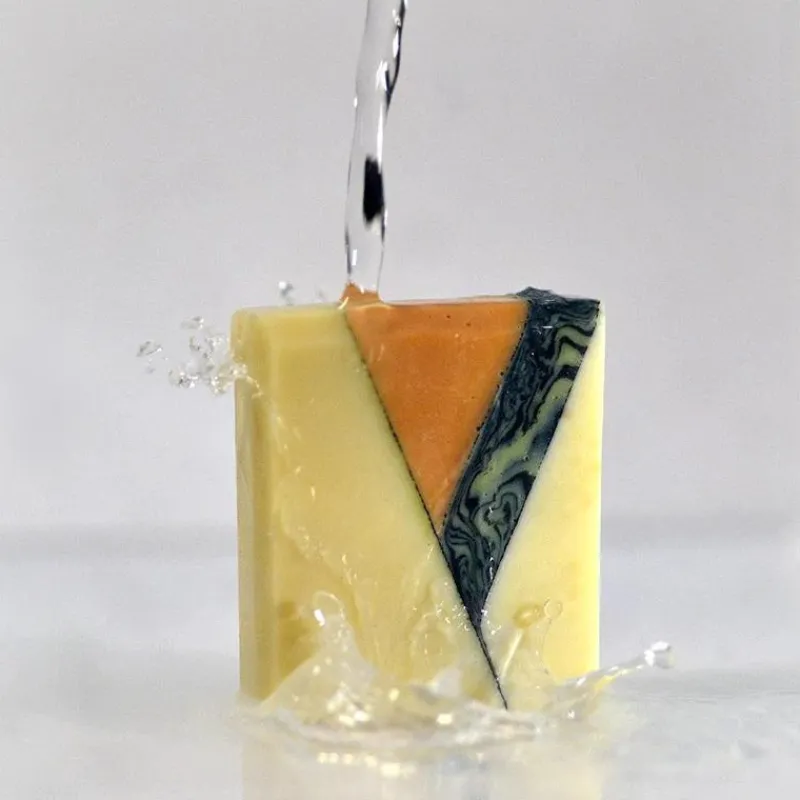 Les Soins<baba Savon Sélénite,